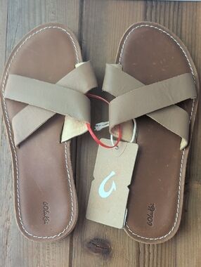 OluKai Women's Taupe Crossover Leather Slide Sandals Size 7